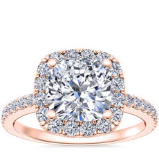 Anillo de compromiso clásico con halo de diamantes de talla cojín en oro rosado de 14 k